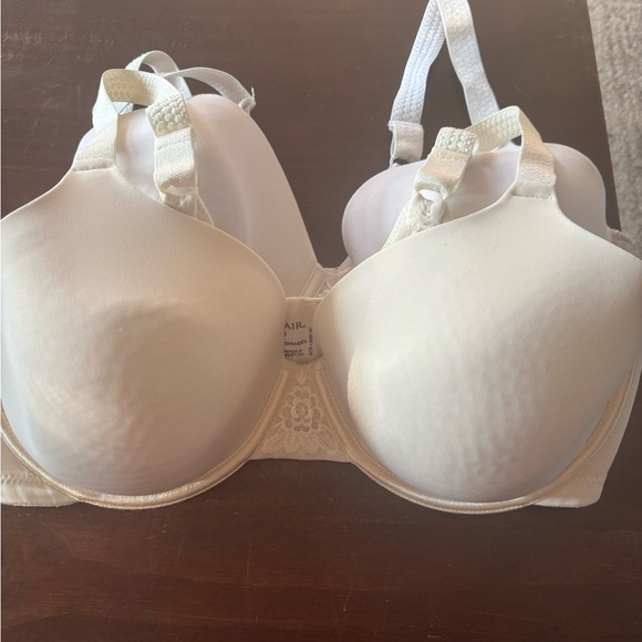 Vanity Fair White and Cream Women's Bra Set - Picture 1 of 6